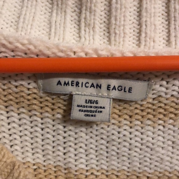American Eagle Cropped Sweater - Picture 2 of 3